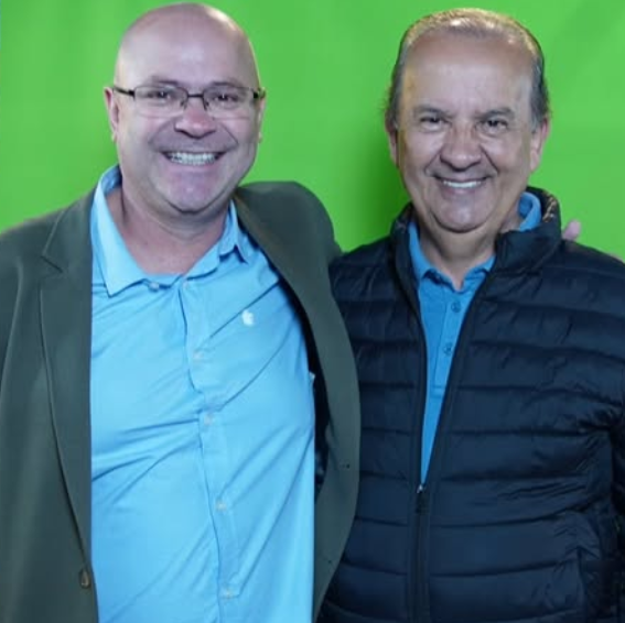 Egidio Beckhauser ao lado de uma liderança política catarinense
